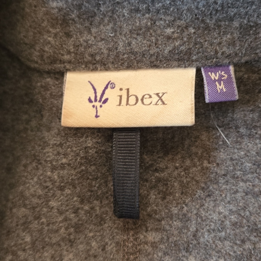 Women's Ibex wool zip jacket. - Picture 2 of 3